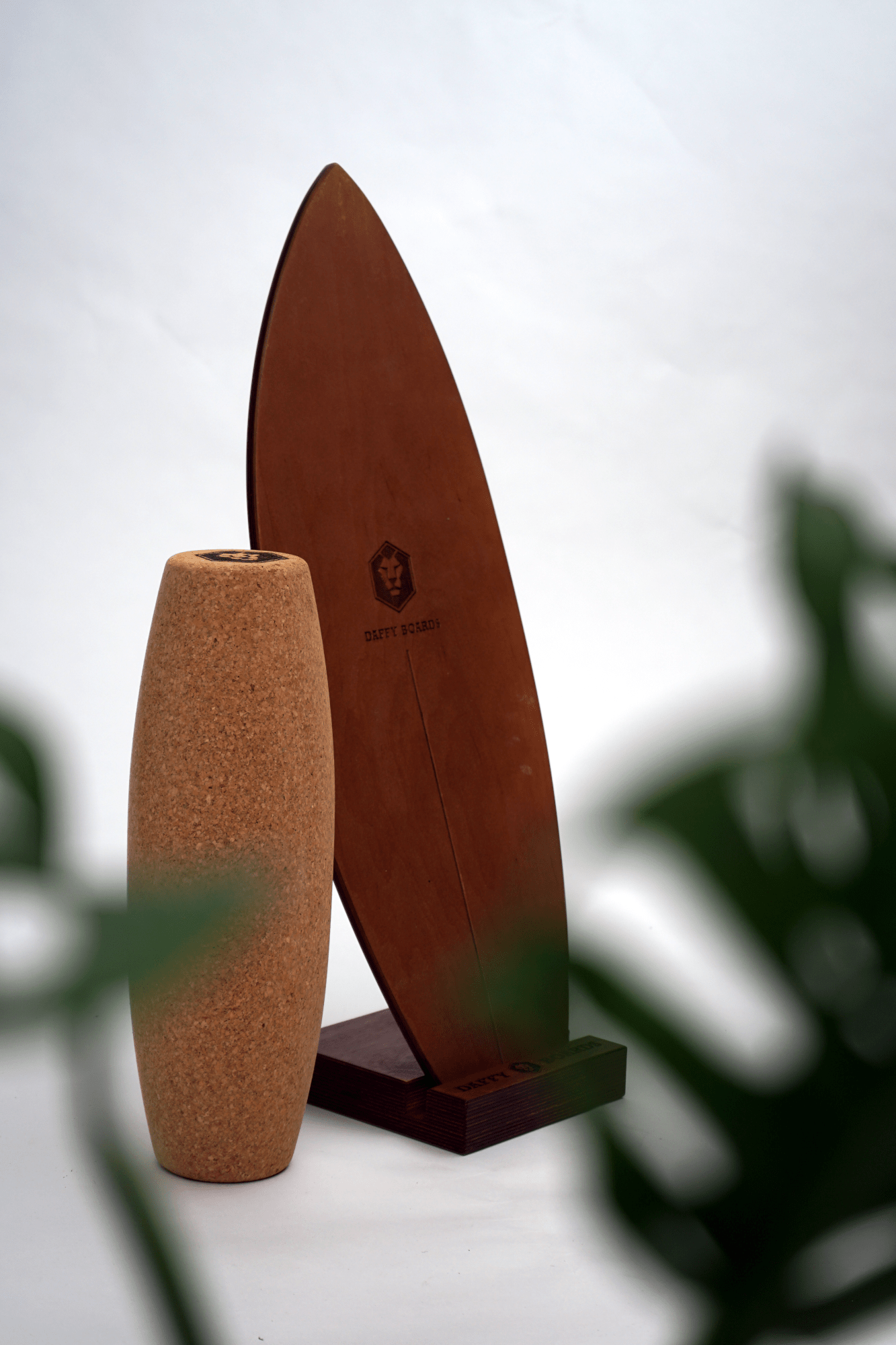 DAFFY Boards SurfStyle Balance Board, die Form des Balance Boards gleicht einem Surfboard  