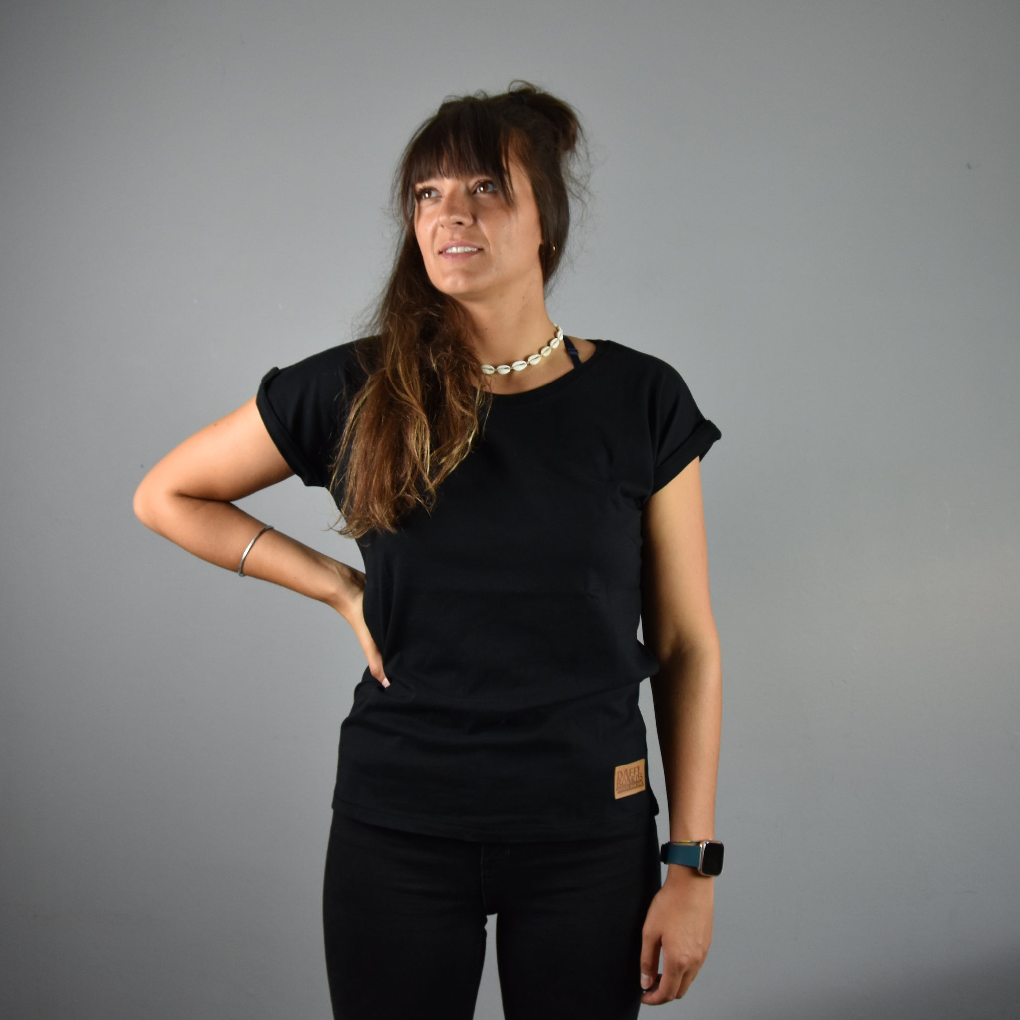 GIRLIE SHIRT - LOGO PATCH - BLACK - Sportartikel Wackelbrett für Fitness: Dieses Wackelbrett ist ideal für Fitnessbegeisterte, die ihre Stabilität und Kernkraft verbessern wollen. 