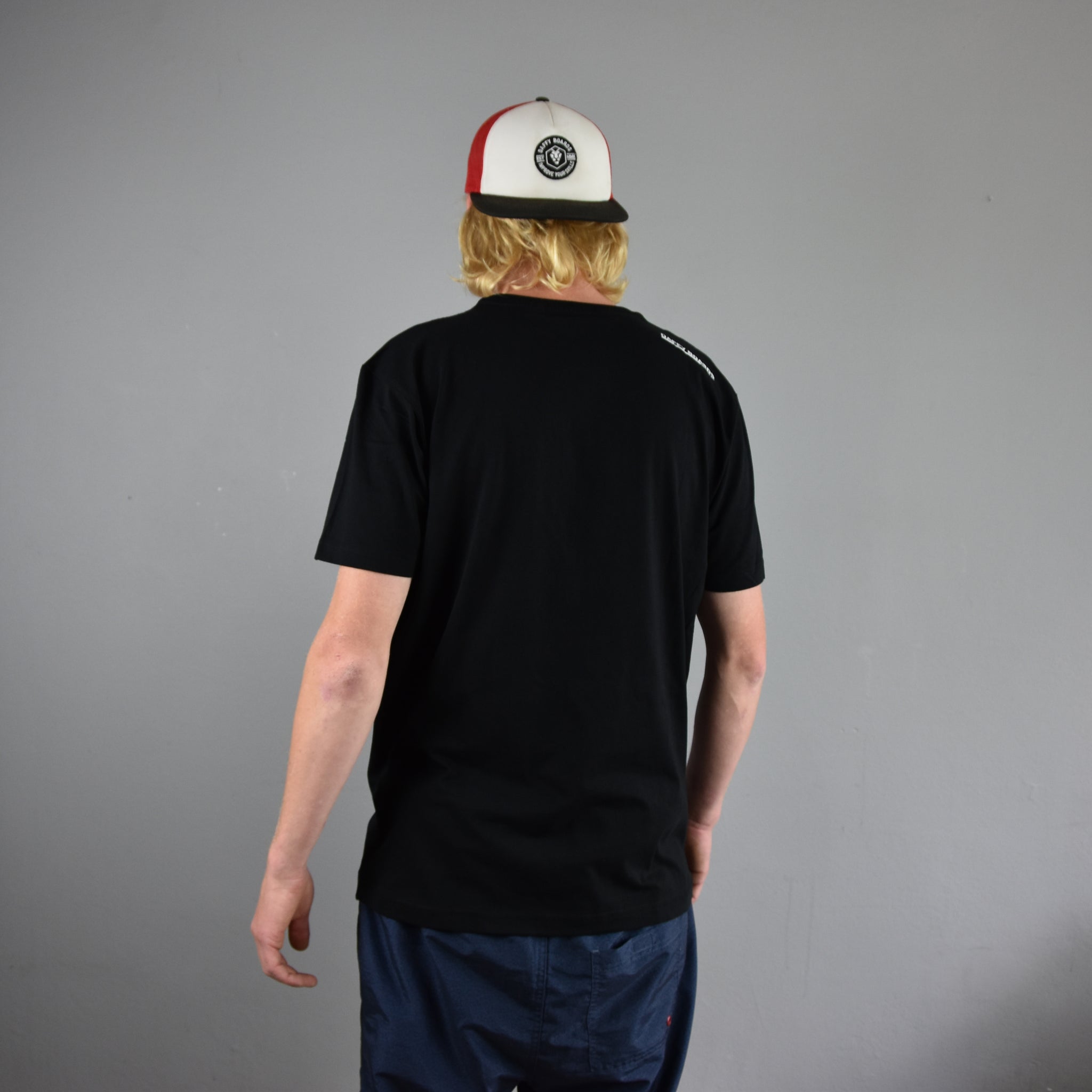 SHIRT - MINI LION - BLACK - Sportartikel Wackelbrett für Fitness: Dieses Wackelbrett ist ideal für Fitnessbegeisterte, die ihre Stabilität und Kernkraft verbessern wollen. 